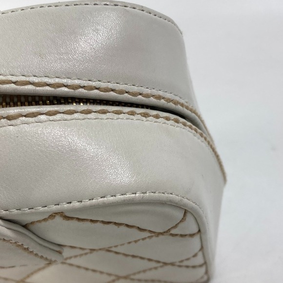 CHANEL Vintage White Bag - Picture 14 of 16